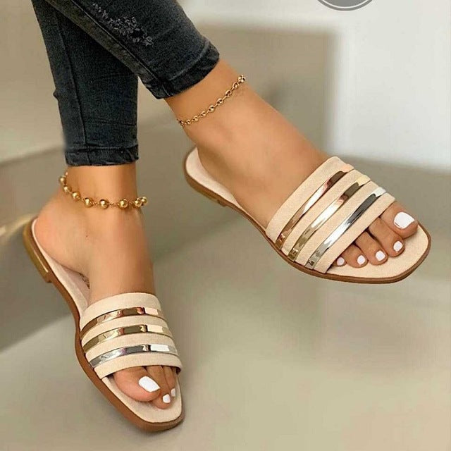 Flat-bottomed large size hollow slippers