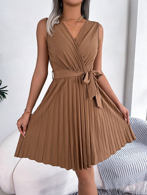 Elegant V-Neck Sleeveless Pleated Dress with Gathered Waist – Flowy Summer Midi Dress for Women