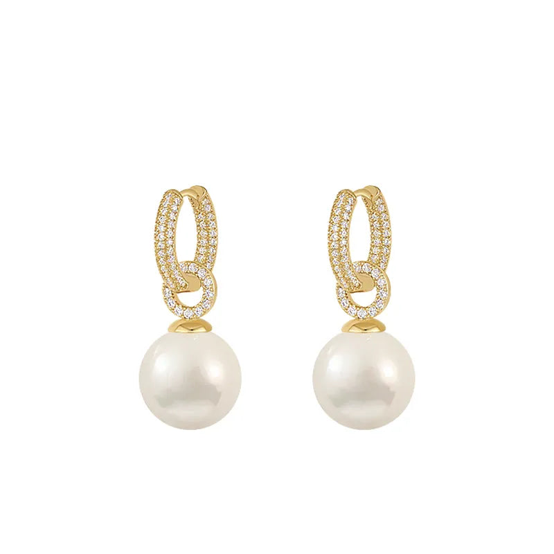 Women's Fashion: Luxury Pearl Earrings