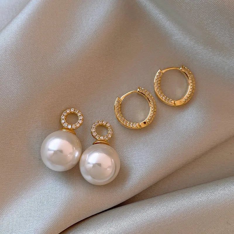 Women's Fashion: Luxury Pearl Earrings