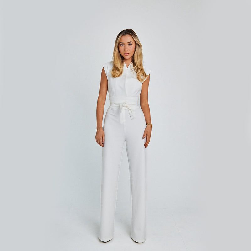 Women’s sleeveless wide leg jumpsuit with V-neck and high waist in summer casual chic style