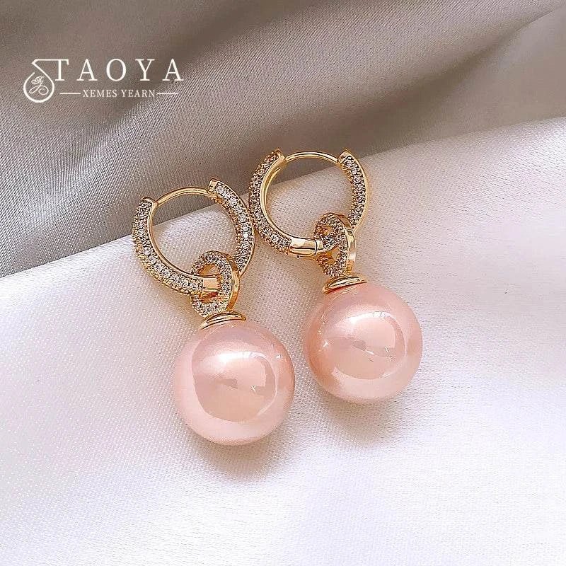 Women's Fashion: Luxury Pearl Earrings - Glow Goddess